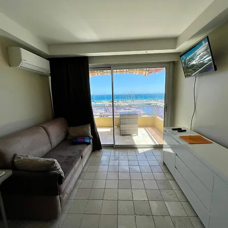 Superbe En Bord De Mer, Pres Du Centre Et Des Plages Апартаменты *