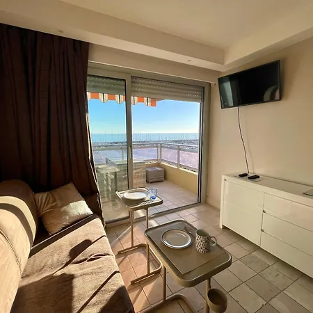 Superbe En Bord De Mer, Pres Du Centre Et Des Plages * Мантон