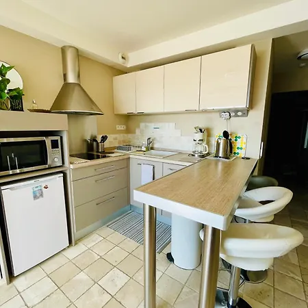 Appartement Superbe En Bord De Mer, Près Du Centre Et Des Plages
